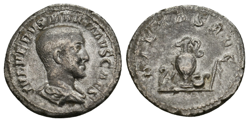 MAXIMUS (Caesar, 235/6-238). Denarius. Rome.
2.72 Gr. 19.6 mm.