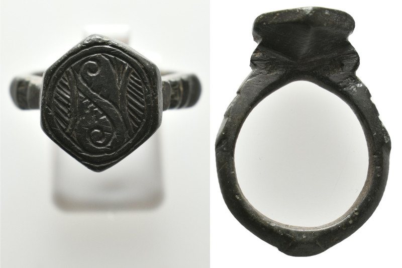 ANCIENT BRONZE RING.
12.73 Gr.