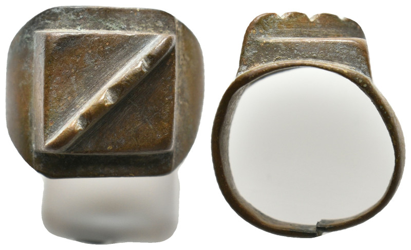 ISLAMIC BRONZE RING.
8.78 Gr.