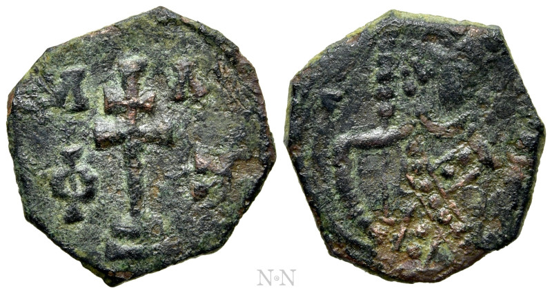 ALEXIUS I COMNENUS (1081-1118). Tetarteron. Uncertain mint in Greece. 

Obv: P...