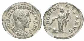 Maximinus I 235-238 
Denarius, Rome, 235-238, AG 3.21 g.
Avers : IMP MAXIMINVS PIVS AVG Buste lauré, drapé et cuirassé à droite. /Revers : PROVIDENT...
