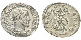 Maximinus I 235-238 
Denarius, Rome, 235-238, AG 3.01 g.
Avers : IMP MAXIMINVS PIVS AVG Buste lauré, drapé et cuirassé à droite. /Revers : VICTORIA ...