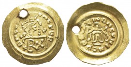 Lombards, Cunipertus 686-700
Tremissis, Ticinum-Pavia, 686-700, AU 1.36 g.
Avers : DN CVNINCPERT Buste diadèmé à droite, dans le champ à gauche les ...