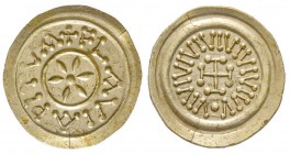 Lombards
Trémissis, Pistoia, VIIIeme siècle, AU (or pâle) 1.24 g.
Avers : +FLAVIA PITVA étoile à six rayons. 
Revers : croix latine potencée.
Ref ...
