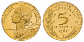 Cinquième République 1959 à nos jours
Piéfort en or de 5 centimes Marianne, 1968, AU 8.7 g. 920‰ Ref : GEM22.P3 Conservation : PCGS SP68 Quantité: 20...