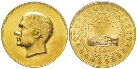 Iran, Mohammad Reza with Farah SH 1320-1358 (1941-1979)
Médaille en or, Tehran, SH1350 (1971), AU 37.87 g. 900‰ 35 mm Conservation : PCGS MS63. Rare...
