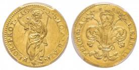 Firenze, Ferdinando I 1587-1608
Ducato, 1596, AU 3.47 g.
Ref : MIR 213/2, Pucci 42, Fr.301 
Conservation : PCGS MS63. Très rare dans cet état, le p...