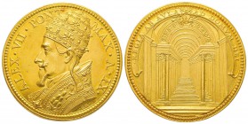 Alexandro VII (Fabio Chigi) 1655-1667 Medaglia in oro, 1663, AN IX, AU 55.55 g. 40 mm Opus Gaspare Morone 
Avers : ALEX VII PONT MAX AN IX Buste du p...