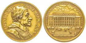 Innocenzo XII 1691-1700
Medaglia in oro, 1696, AN V, AU 21 g., 34 mm, Opus: Giovanni Hamerani 
Avers : INNOC XII PONT MAX AN V 
Revers : QVAES TVS ...