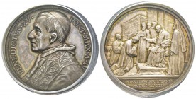 Benedetto XV 1914-1922
Medaglia in argento, 1918, AN IV, AG 38 g., 44 mm, Opus Bianchi 
Avers : BENEDICTVS XV PONT MAX A IV 
Revers : ORIENTIS CHRI...