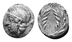 Aeolis, Elaia. Circa 450-400 BC. AR Hemiobol, Helmeted head of Athena / Wreath. AR 0,36g.