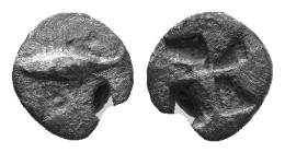 Mysia, Kyzikos. AR Tetartemorion Circa 550-480 BC. Tunny left / Quadripartite incuse square. Ref: Cf. Von Fritze II 5 (Hemiobol). Rare. AR 0,12g.