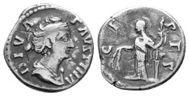 Diva Faustina AD 140-141. Denarius. AR 2,94g.