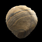 PETIT GRATTOIR
En silex, à forme d'éventail. 
27 x 25 x 3 mm.
Ref. d'inventaire à l'encre noire "M19482"
Egypte, période thinite, 3000 av.J.-C.
...