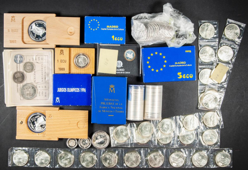 ESPAÑA. Magnífico conjunto formado por mas de 100 monedas de plata contempoánea ...