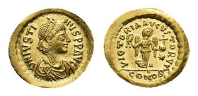 Justin I, 518-527. Tremissis (Gold, 15.14 mm, 1.50 g). Constantinopolis, 518-527. DN IVSTI NVS PP AVG Draped and cuirassed bust of Justin right, weari...