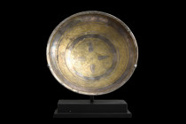 RARE HELLENISTIC GILT SILVER BOWL WITH COMPLEX ORNAMENT - XRF TESTED

 Hellenized East, ca. 3rd-2nd century BC
 Shallow gilt silver bowl decorated ...
