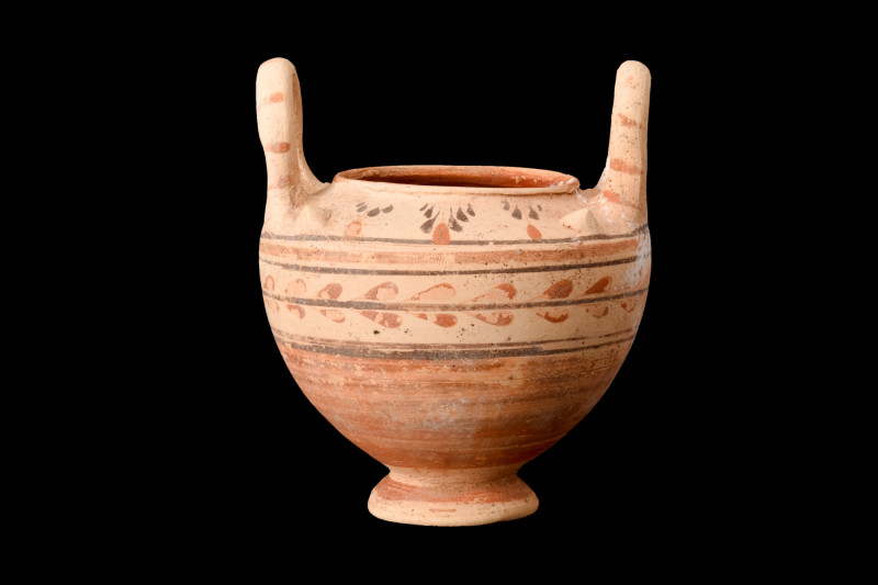 MESSAPIAN POTTERY LEBES GAMIKOS

 Ca. 500 BC
 A lebes gamikos, an exceptional...