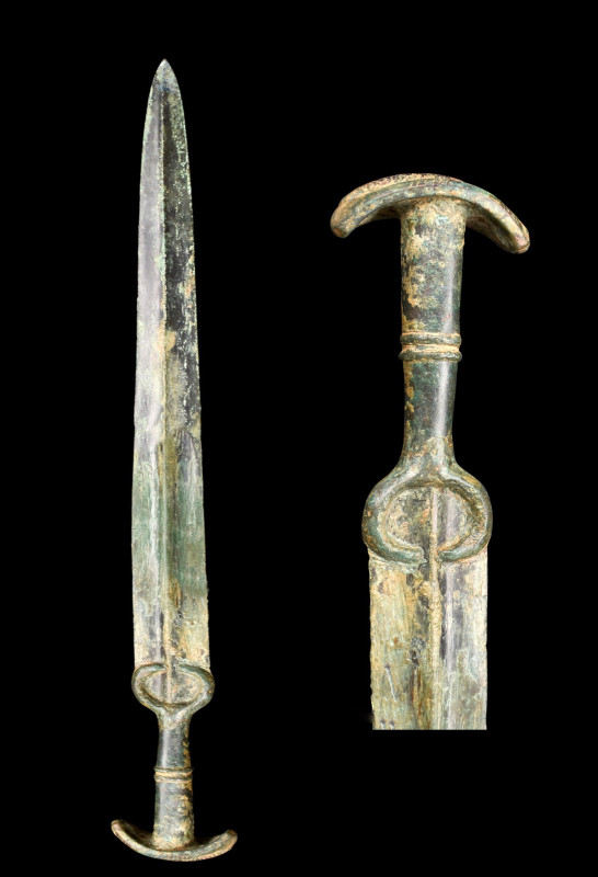 ANCIENT BRONZE SWORD WITH CRESCENTIC POMMEL

 Western Asiatic/Aegan, ca. 1200-...