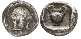 Boeotia, Thebes, hemiobol, c. 470-440 BC, half Boeotian shield with Θ below, rev., amphora in incuse square, 0.46g, die axis 7.00 (Bérend [Mildenberg ...