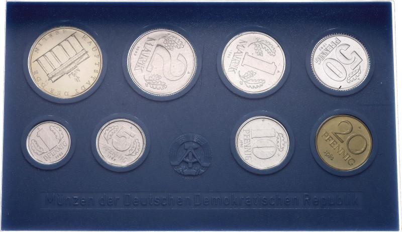 Germany - DDR Annual Coin Set of 8 Coins 1982 A

KM# MS4; Aluminium & Brass & ...