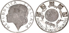 Italy 200 Lire 1989 R