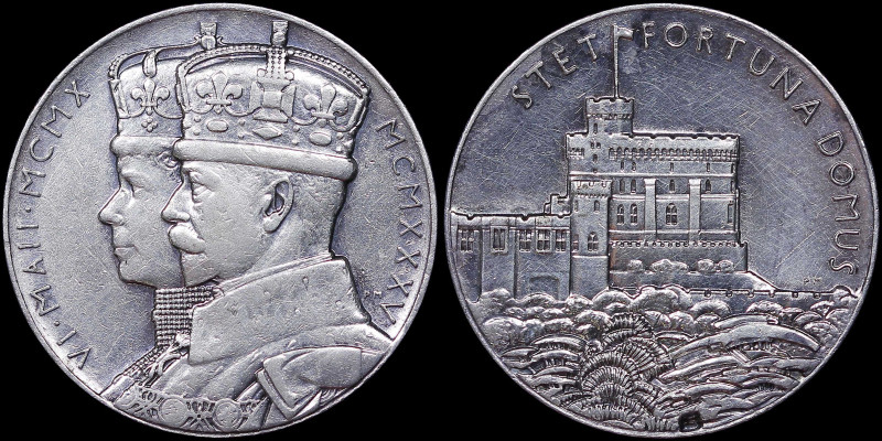 GREAT BRITAIN: Silver Jubilee (1910-1935) commemorative medal in silver. Conjoin...