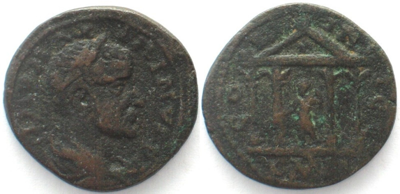 CILICIA. Ninica - Claudiopolis, AE 26mm, Maximinus I Thrax, 235-238 AD, Temple, ...