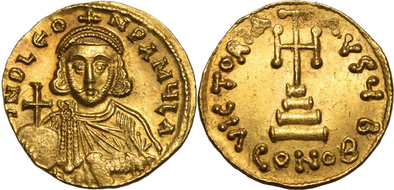BYZANTINE EMPIRE. Leo III 'the Isaurian'. 
Gold solidus, AD 717-720. Constantin...