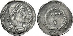 VALENTINIAN I (364-375). Siliqua. Constantinople.
