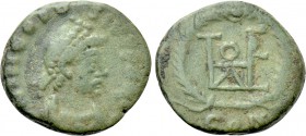 THEODOSIUS II (402-450). Nummus. Constantinople.