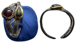 ANCIENT ROMAN BRONZE RING.(3rd–4th centuries).Ae.

Condition : Good very fine.

Weight : gr
Diameter : 17 mm