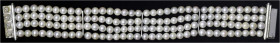 Schmuck und Accessoires aus Gold

Armbänder und Fußkettchen

4-reihiges Perlenarmband Weissgold 585/1000 mit 138 Perlen. Länge 19 cm, Breite 2,5 c...