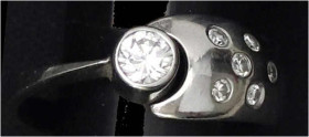Schmuck und Accessoires aus Gold

Fingerringe

Damenring Weißgold 585/1000, besetzt mit großem Brillant, ca. 0,25 ct. und 6 kleineren Brillanten. ...