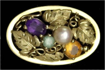 Schmuck und Accessoires aus Gold

Fingerringe

Damenring Gelbgold 585/1000 mit ovaler Ringplatte, besetzt mit Perle, grünem Turmalin, Amethyst und...