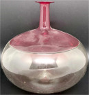 Varia

Glas

Designer-Flaschenvase "Bollo" 1997 von Venini Murano. Oben rot, unten klar. Am Boden signiert. Nach dem Design von Tapio Wirkkala (19...