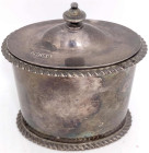 Varia

Silber

Großbritannien

Zuckerdose mit Deckel, Silber 925/1000, Sheffield 1908. Oval, 84 x 90 x 56 mm; 139,73 g. Hersteller Atkin Brother...