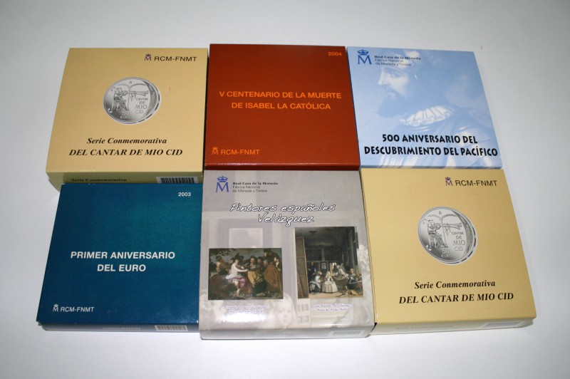 Juan Carlos I (1975-2014). Lote de 6 estuches conmemorativos diferentes de la FN...
