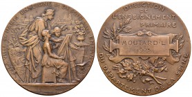 Francia. Medalla. 1905. Ae. 66,80 g. Dedicada a la enseñanza de los pintores. 50 mm. MBC+. Est...30,00.
