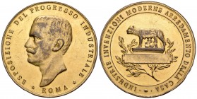 Italia. Medalla. 47,76 g. 48 mm. Metal dorado. Exposición internacional industrial en Roma. Golpes en el canto. MBC. Est...25,00.