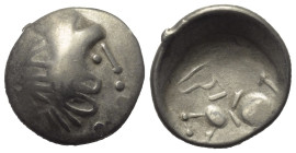 Ostkelten. Muntenien. Typ 'Sattelkopf'.

 Tetradrachme (Silber).
Vs: Stark stilisierter Kopf des Zeus mit Lorbeerkranz rechts.
Rs: Stark stilisier...