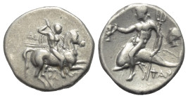 Kalabrien. Tarent.

 Didrachme oder Nomos (Silber). Ca. 272 - 240 v. Chr.
Vs: Krieger zu Pferde mit Schild und Speer nach rechts reitend; im Feld l...