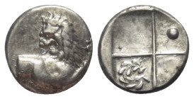 Thrakien. Thrakischer Chersones.

 Hemidrachme (Silber). Ca. 386 - 338 v. Chr.
Vs: Löwenvorderteil mit zurückgewandtem Kopf nach rechts.
Rs: Vierg...