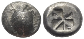Inseln vor Attika. Aigina.

 Stater (Silber). Ca. 525 - 475 v. Chr.
Vs: Seeschildkröte.
Rs: Quadratum incusum.

19 mm. 11,83 g. 

HGC 6, 428; ...