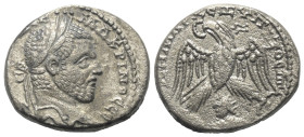 Seleukis und Pierien. Emesa. Macrinus (217 - 218 n. Chr.).

 Tetradrachme (Billon).
Vs: Büste mit Lorbeerkranz rechts.
Rs: Adler mit geöffneten Sc...