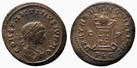 Constantinus II. (322-323 AD). Follis. (20mm, 2,73g) London. CONSTANTINVS IVN N C. laureate bust of Constantinus right. Rev: BEATTRANQLITAS / VOTIS XX...