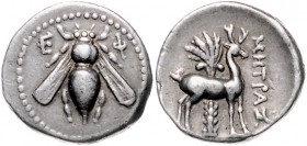 Griechen - Ionien - Ephesos Drachme 202-133 v.Chr. Biene zwischen E-F im Perlkreis. Rs: MITRAS, Hirsch n. r., dahinter Palme Winterthur 2922. 
4,10g ...