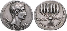 Rom - Kaiserzeit Augustus 31-14 AR-Cistophorus 25-20 v.Chr. Schmucklose Büste des Augustus n.r., darunter IMP. CAESAR, Rs: 6 zusammengebundene Kornähr...