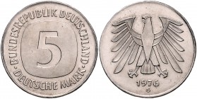 Bundesrepublik Deutschland 5 Deutsche Mark 1976 G Fehlprägung auf untergewichtigem Schrötling mit glattem Rand, ohne Randinschrift, 9,0g J. zu415. 
s...