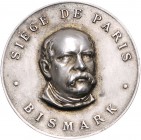 Sammlung Otto v. Bismarck Silbermedaille o.J. einseitig a.d. Belagerung von Paris, mit falscher Schreibweise Bismark" Bennert -. "
selten 33,0mm 15,1...